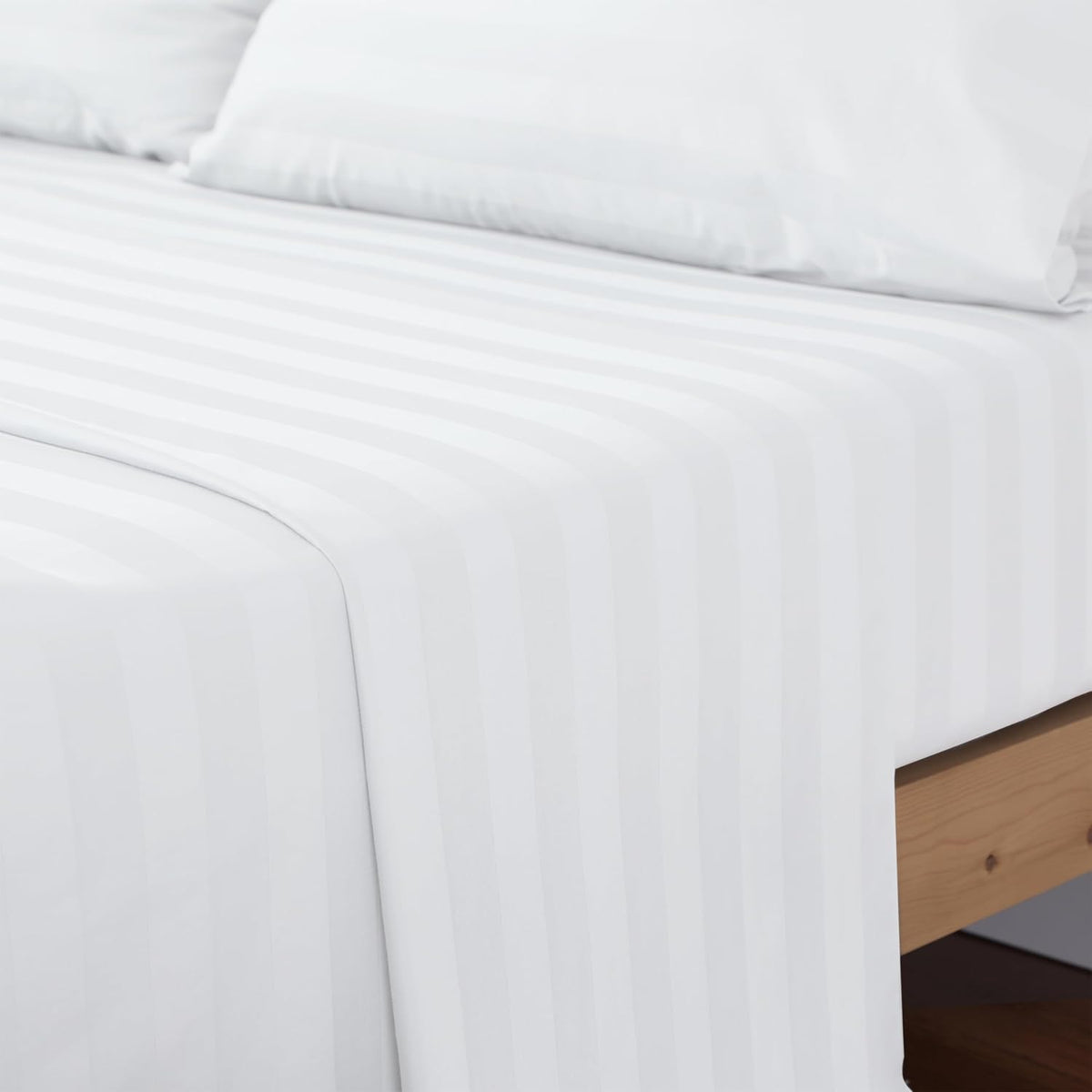 Zaizaihome breathable flat bed sheet lifestyle angle