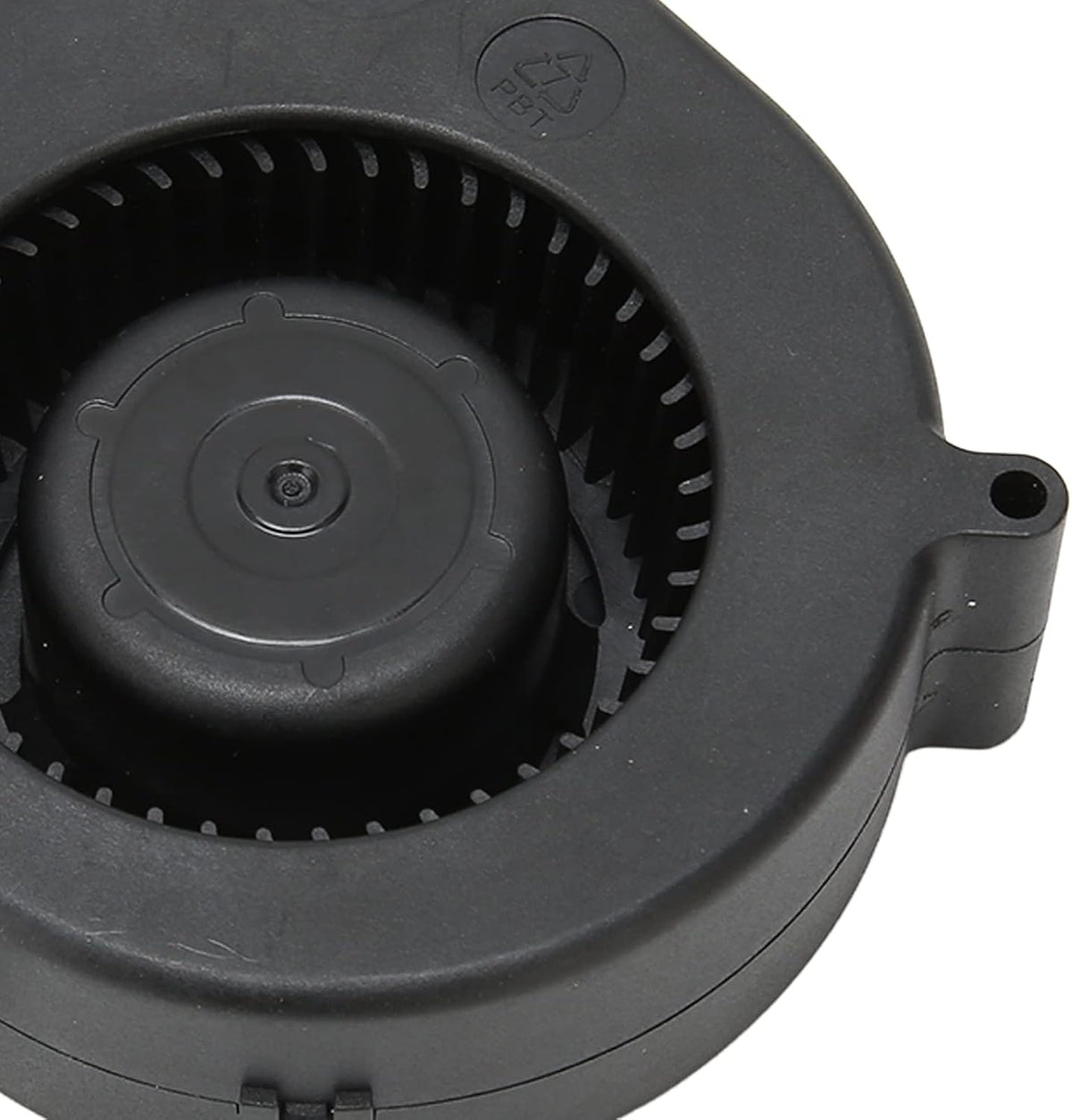 Bewinner 5V DC cooling fan connected to a USB power source