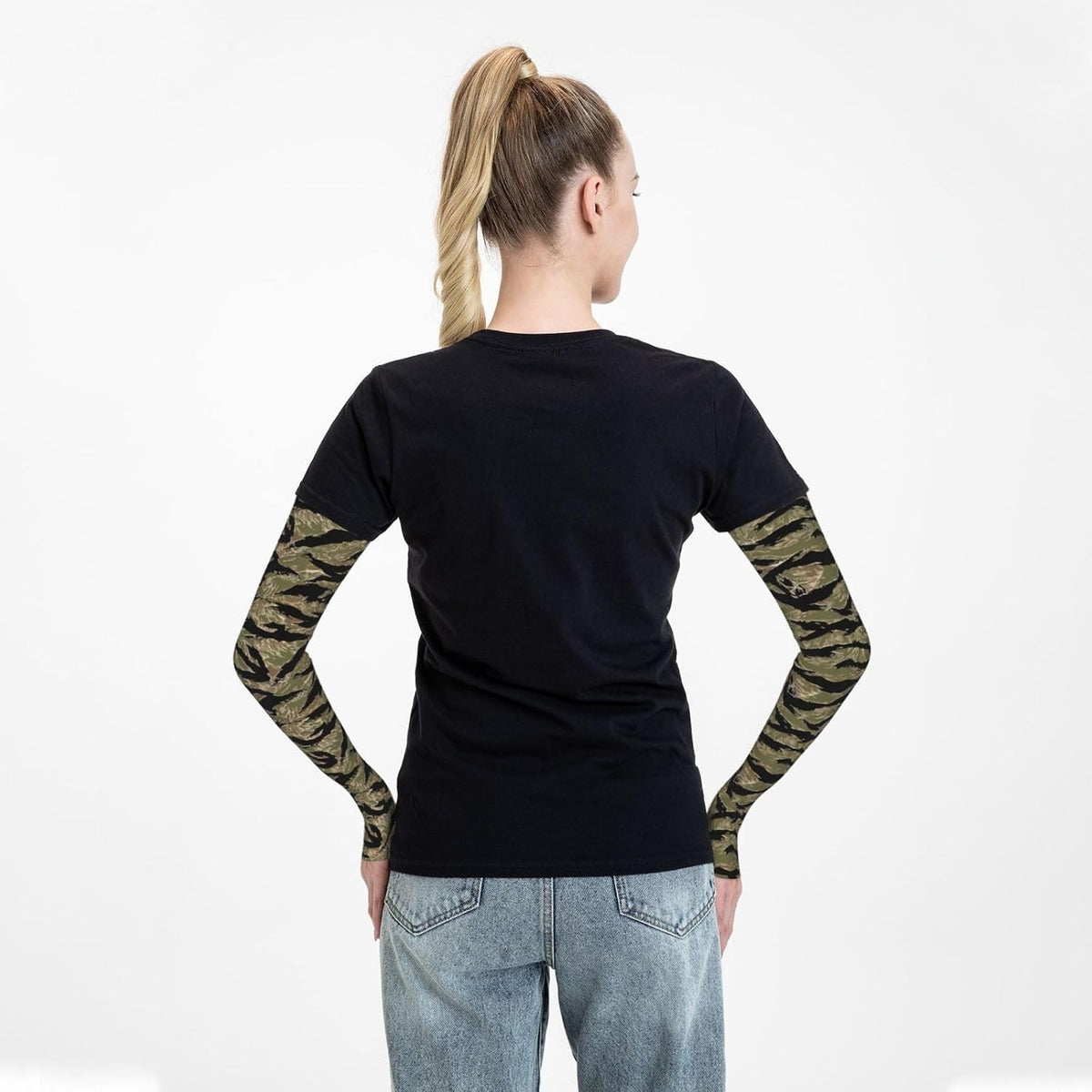 Athletic running arm sleeve worn on arm
