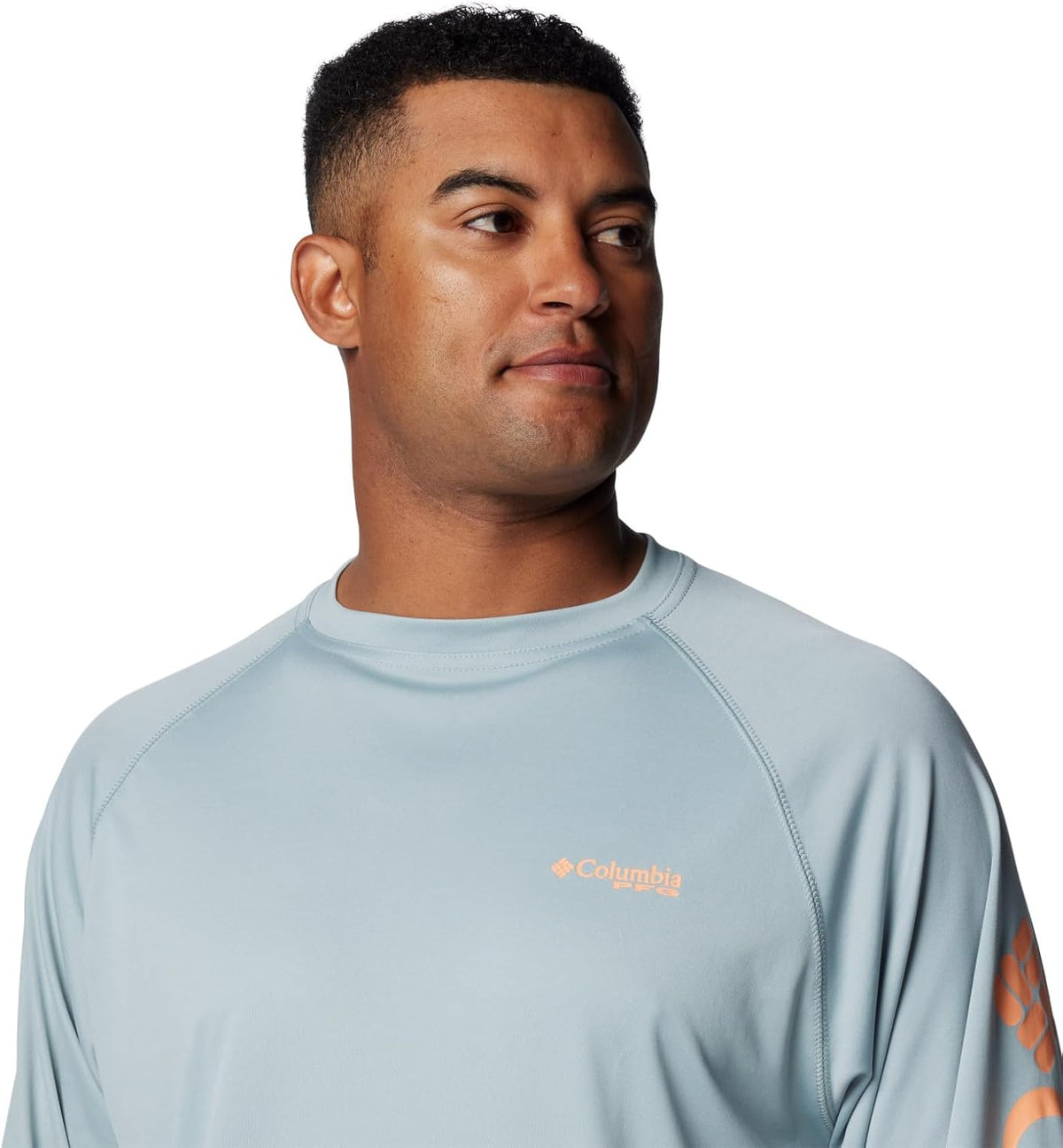 Columbia Men's PFG Terminal Tackle Long Sleeve Shirt collar and neckline design.