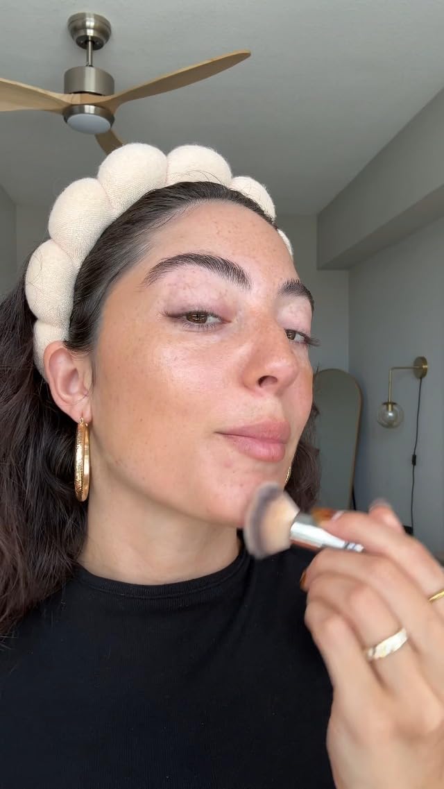 Vichy Mineral 89 Booster, Pure Hyaluronic Acid Serum for Face with Volcanic Mineral Water for Skin Barrier Repair, Plumps & Hydrates, Lightweight Moisturizing Gel, Oil-Free, Non-Sticky - Image 8