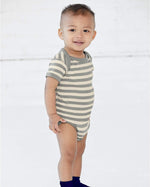 Rabbit Skins baby bodysuit snap closure close-up