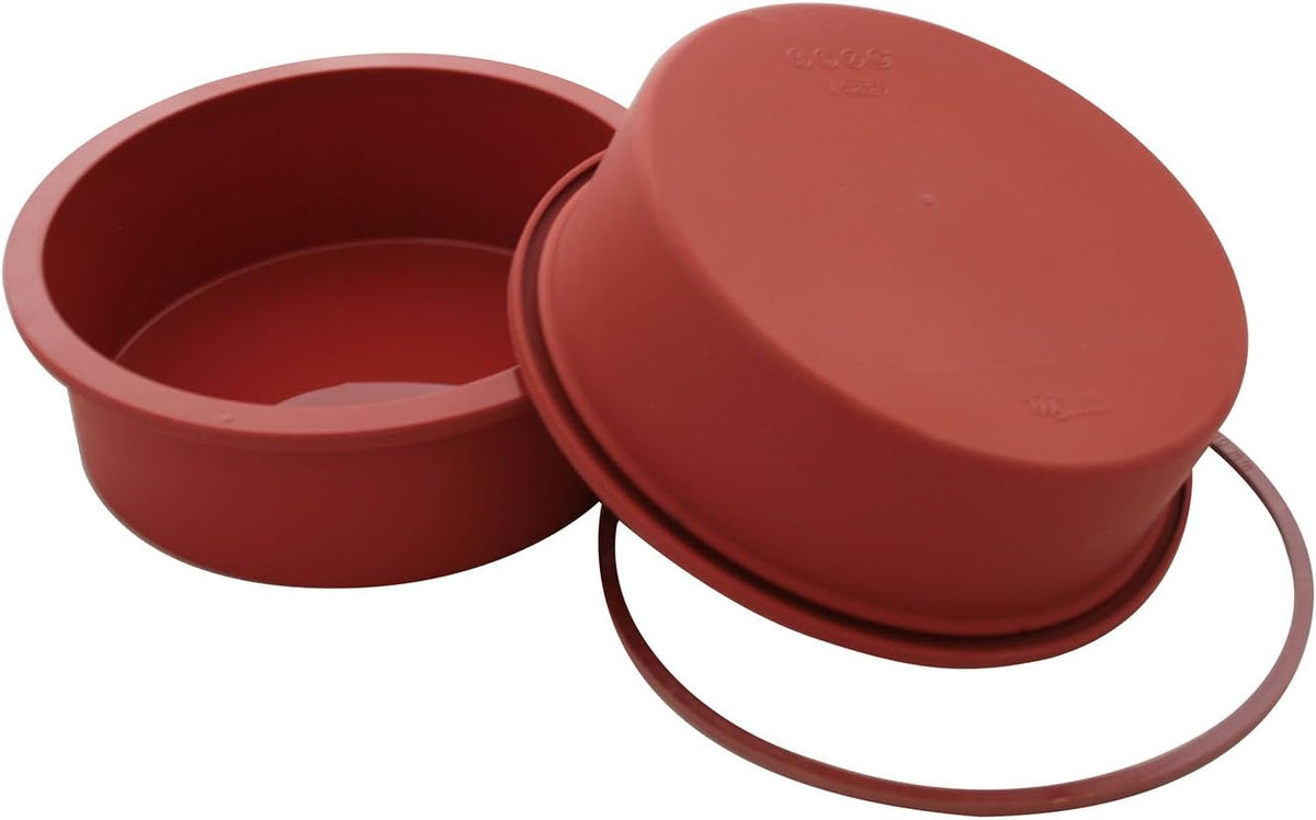 Silikomart 7-Inch Silicone Classic Collection Cake Pan flexibility demonstration
