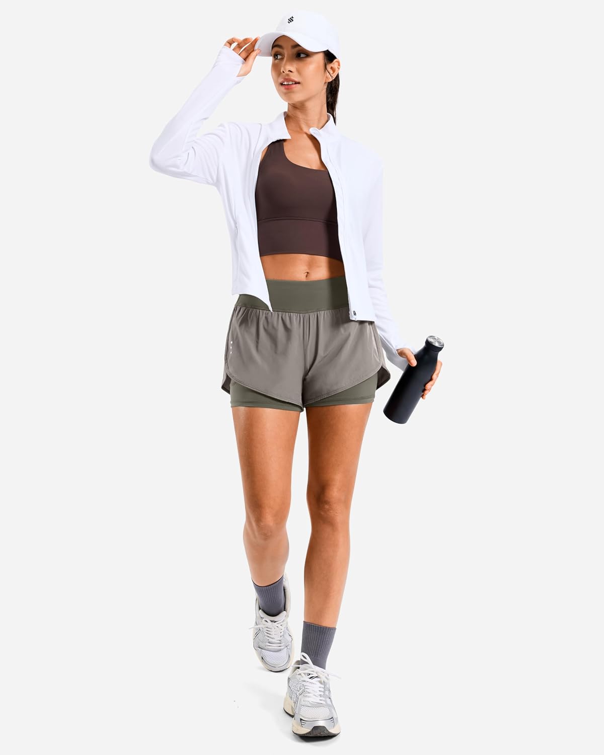 Soothfeel fitness shorts lifestyle angle