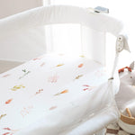 Elastic bottom band detail of bassinet sheet