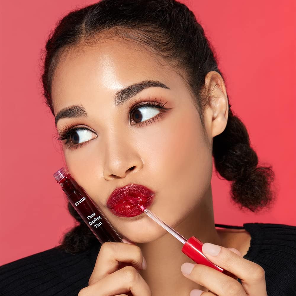 ETUDE water gel lip tint applicator tip showing the rich vampy red shade.