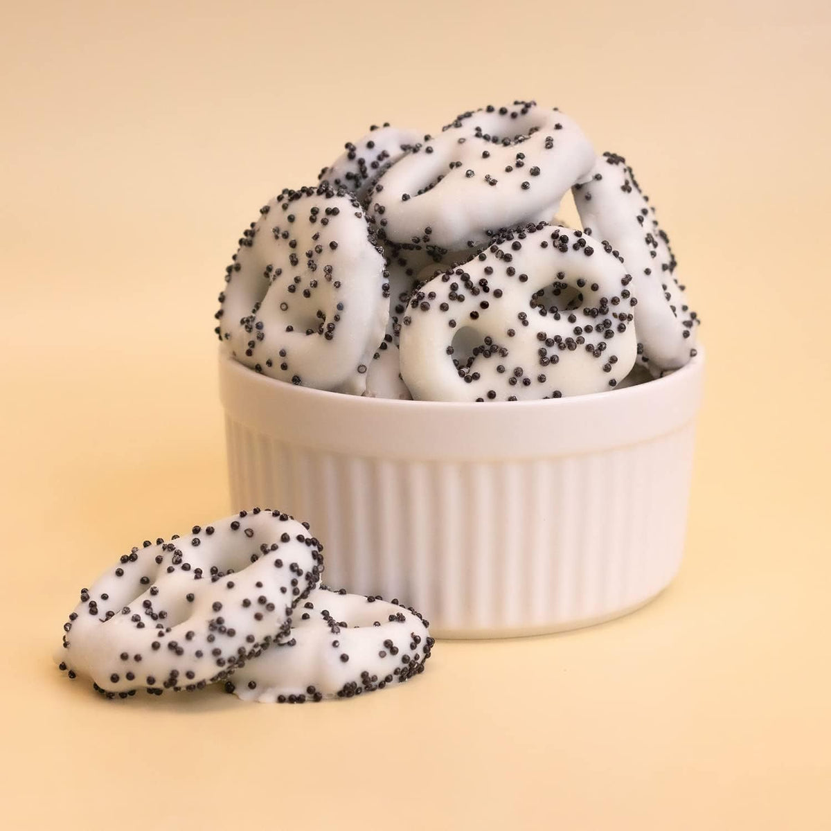 1 Pound pack of gourmet white chocolate pretzels by Ilike