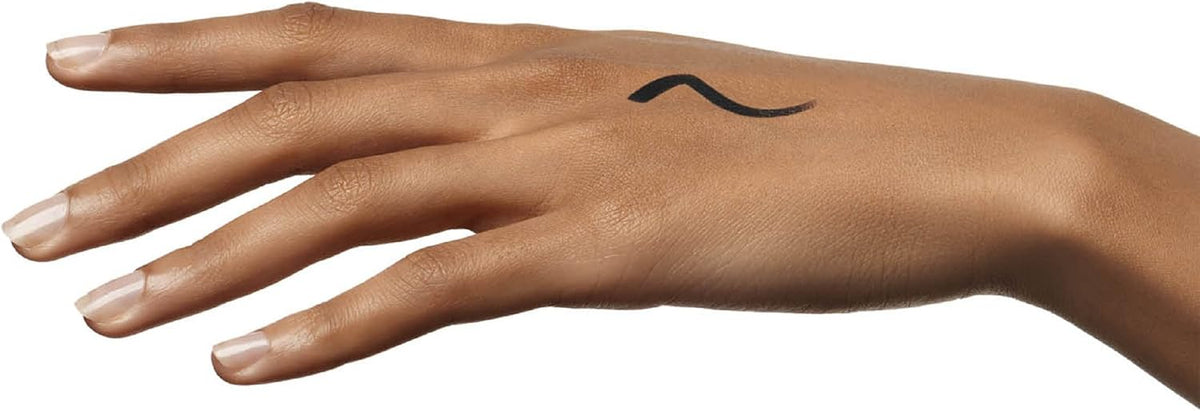 Clarins Graphik Ink Liquid Eyeliner felt tip applicator close up