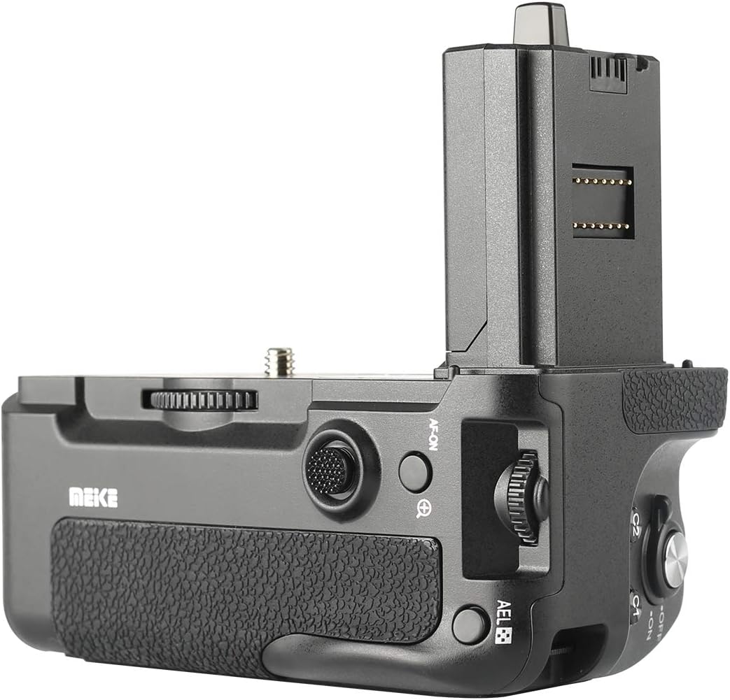 Meike MK-A7R IV vertical battery grip front view showing textured rubber surface