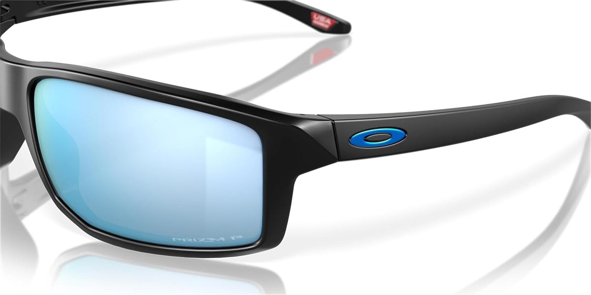 Complete Oakley sunglasses packaging and protective accessories layout.