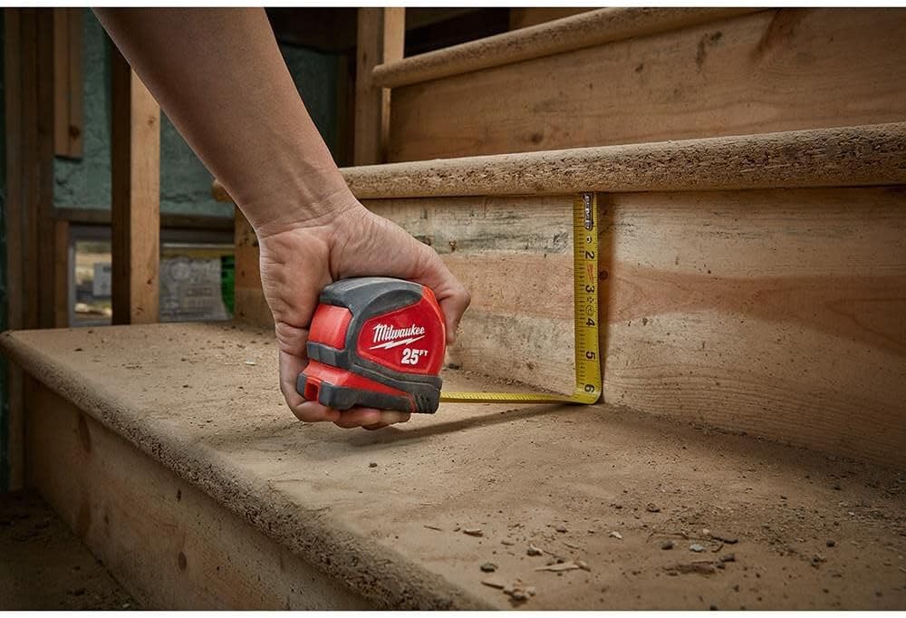 Milwaukee tape measure hook and scoring feature