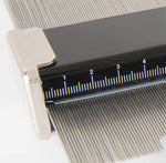 Shinwa Sokutei Molding Gauge close-up of precision pins