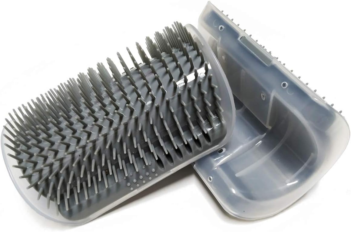 Yuntop cat grooming brush showing soft plastic bristles close up