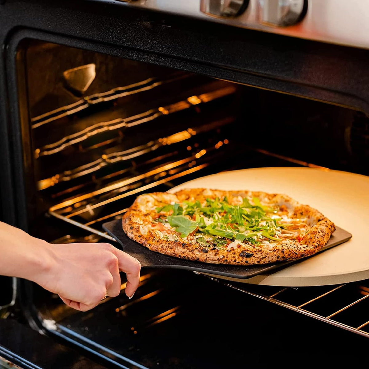 Burly Grill round pizza stone thickness detail
