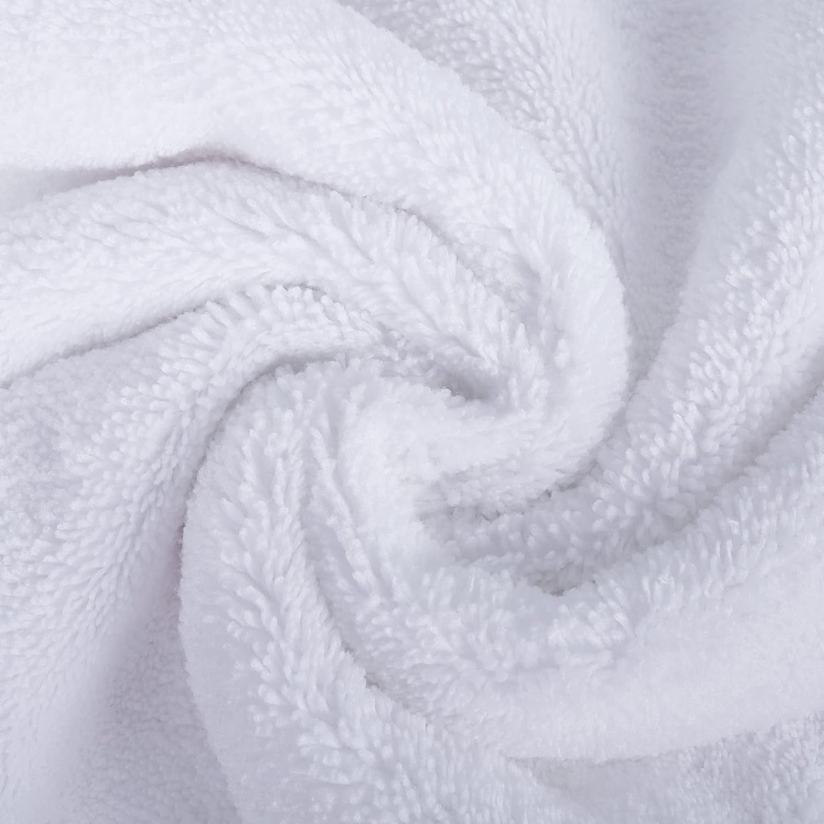 Polyte hand towel and washcloth arrangement