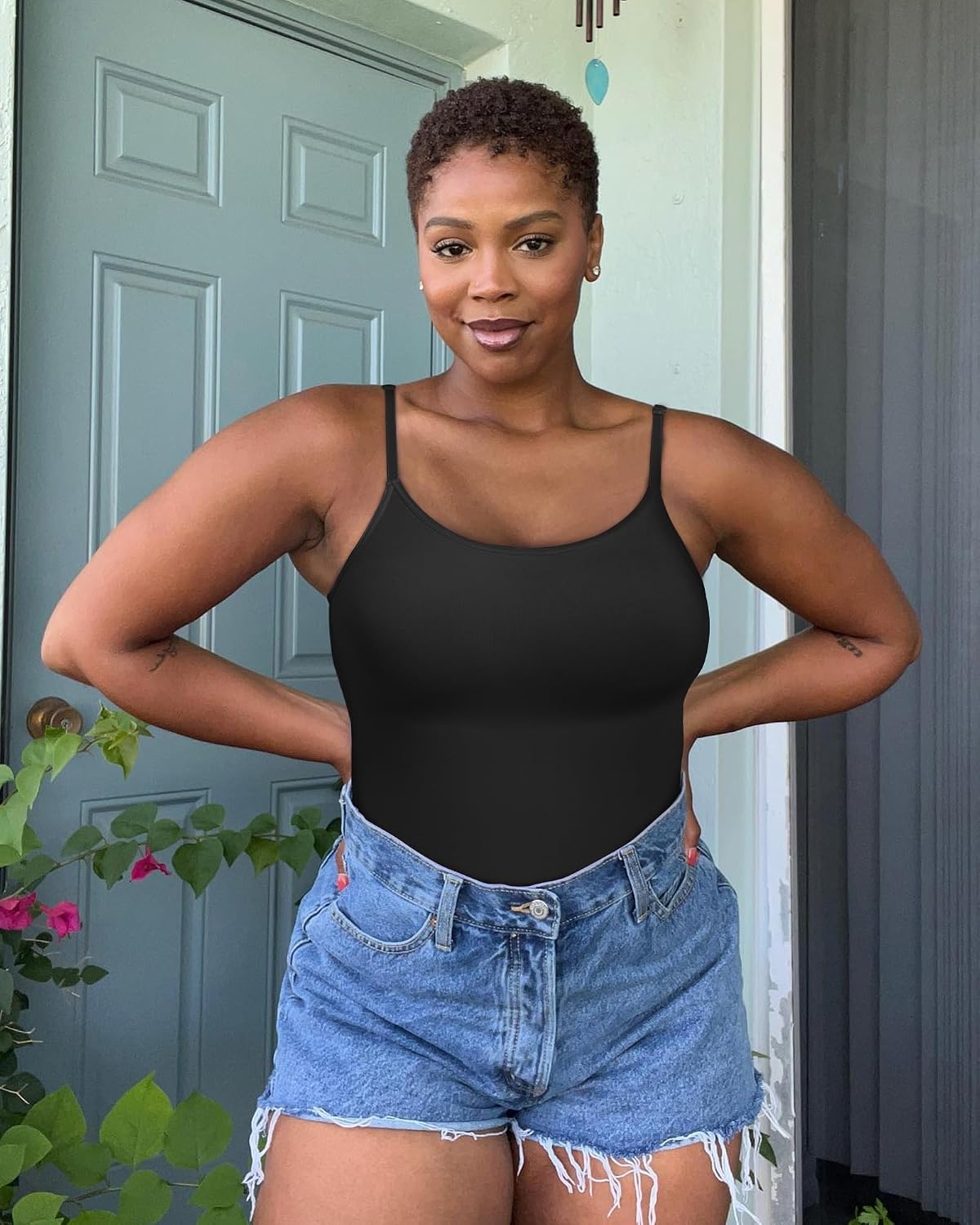 Euyzou women body shaper showing midsection stitching detail
