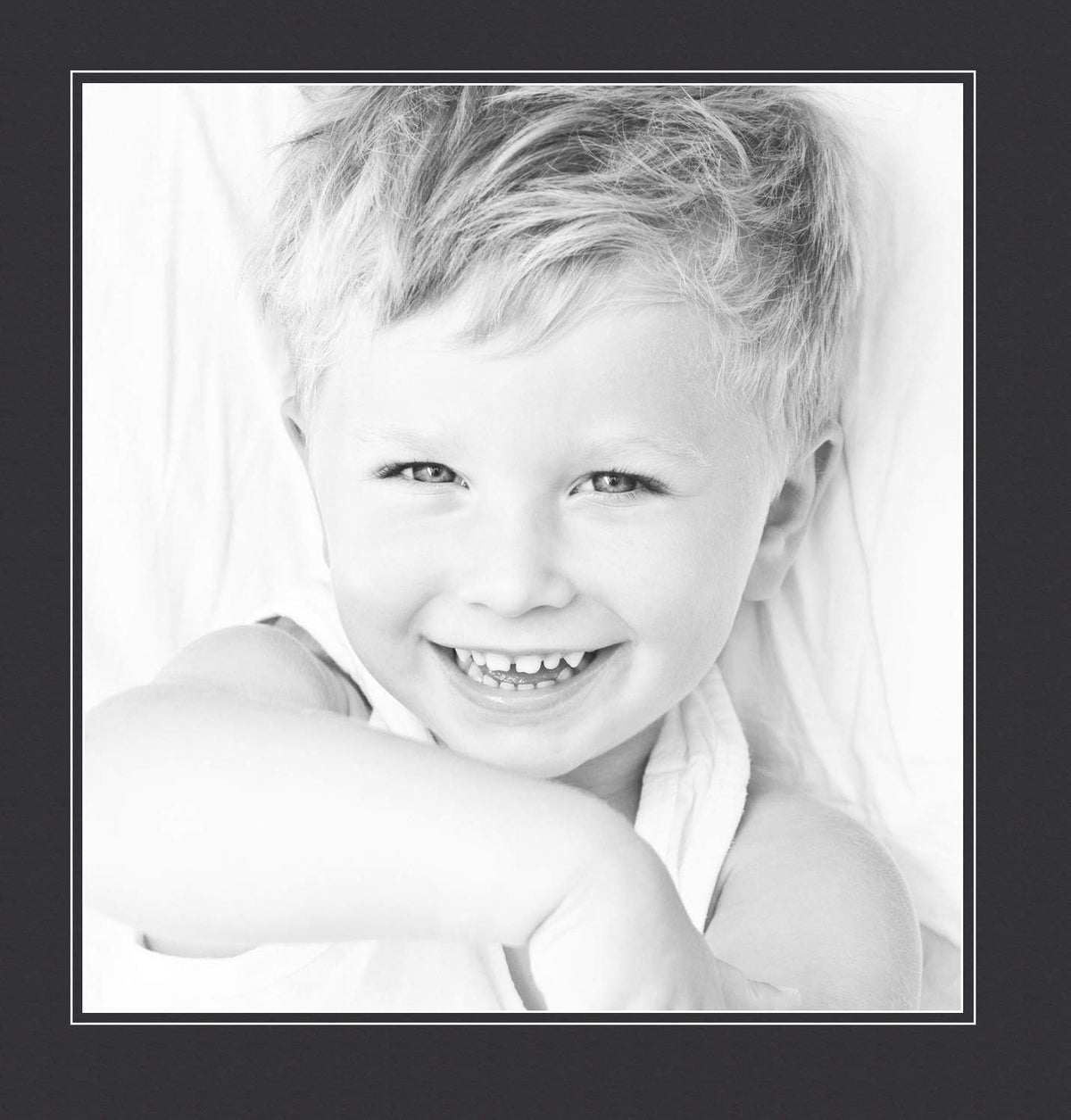 ArtToFrames smooth black mat board beveled core detail