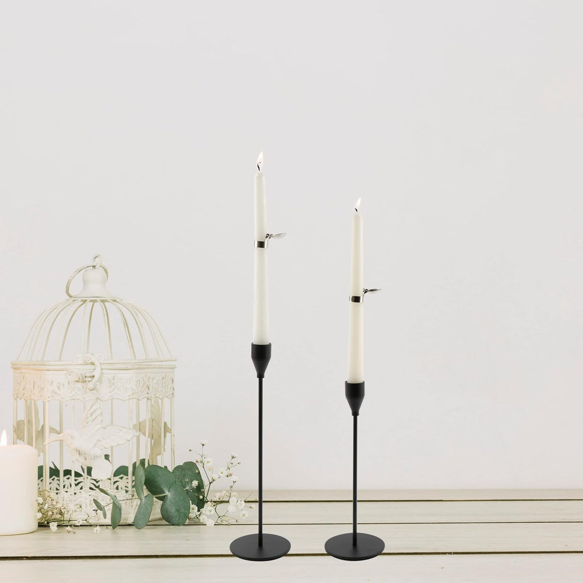 OLEEK automatic fire extinguishing candle snuffer in action