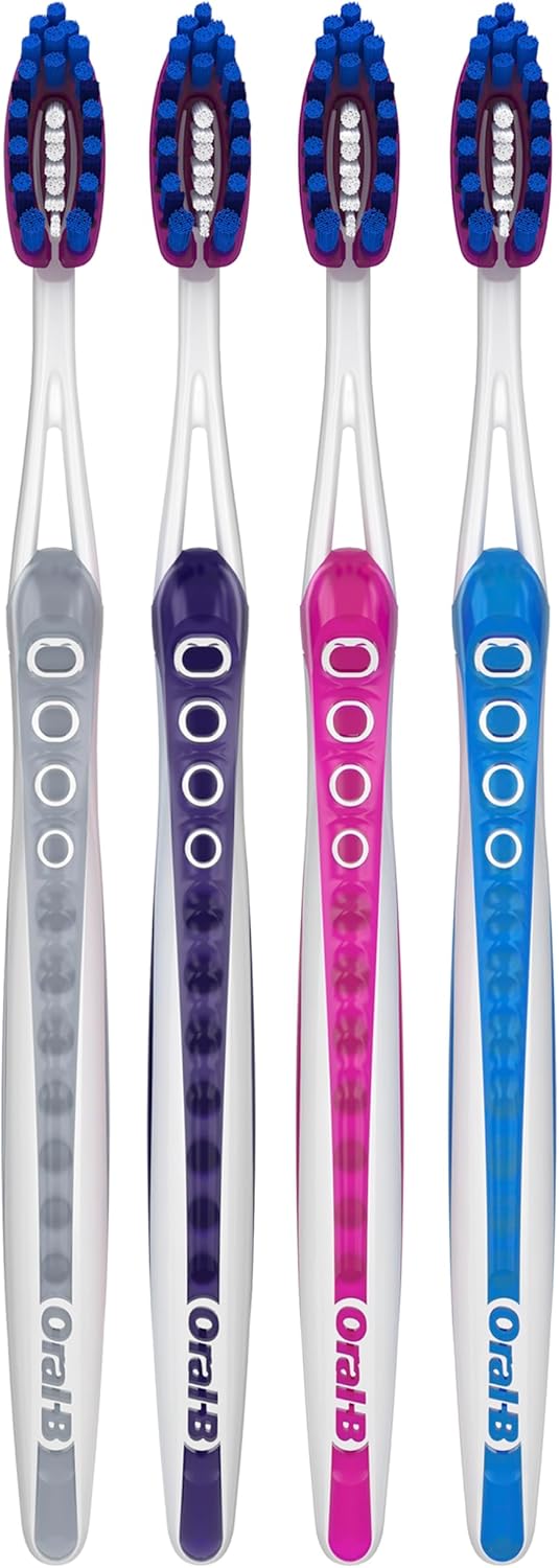 Oral-B toothbrush 4 pack lifestyle presentation