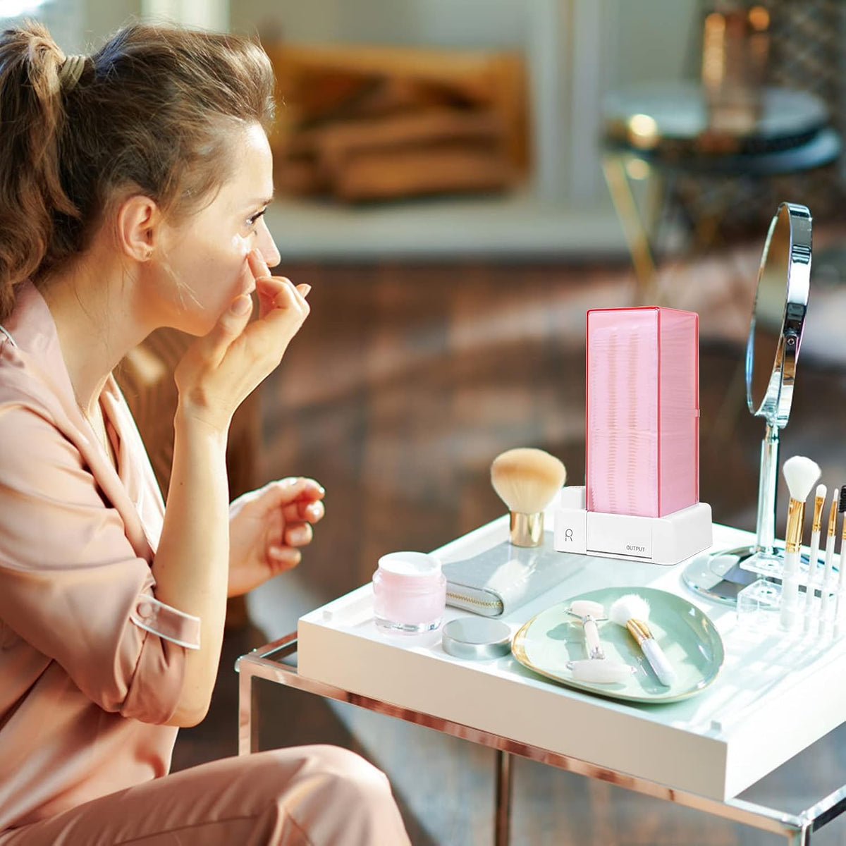 Aukiron beauty tool dispenser non-slip base detail