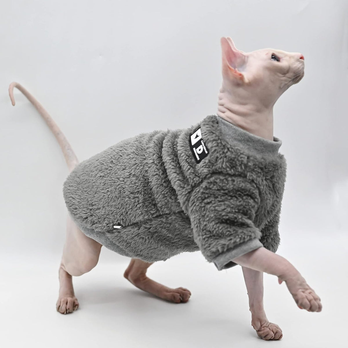 Comfortable thickened pet clothing detail view