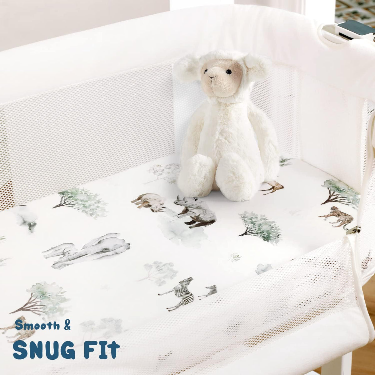 Stretchy bassinet sheet fitted on oval mattress