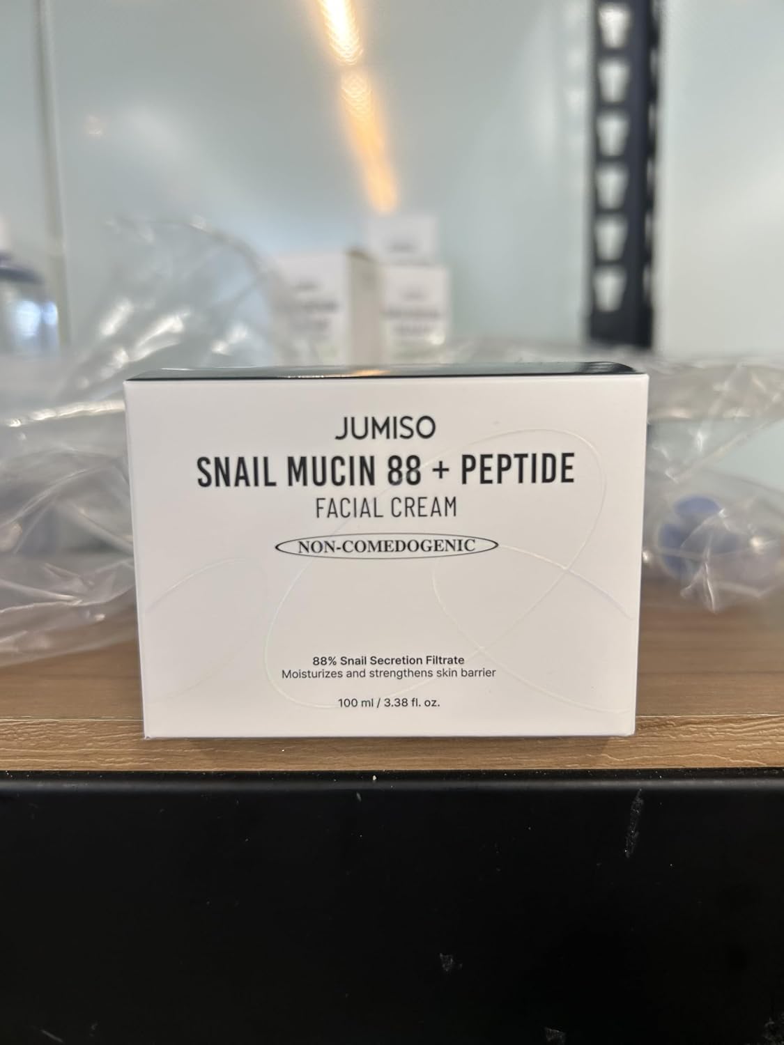 Jumiso Snail Mucin 88 Peptide Cream texture close up