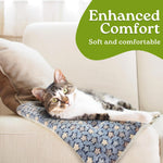 Close up view of the durable stitching on the washable HeNdShe pet pad.