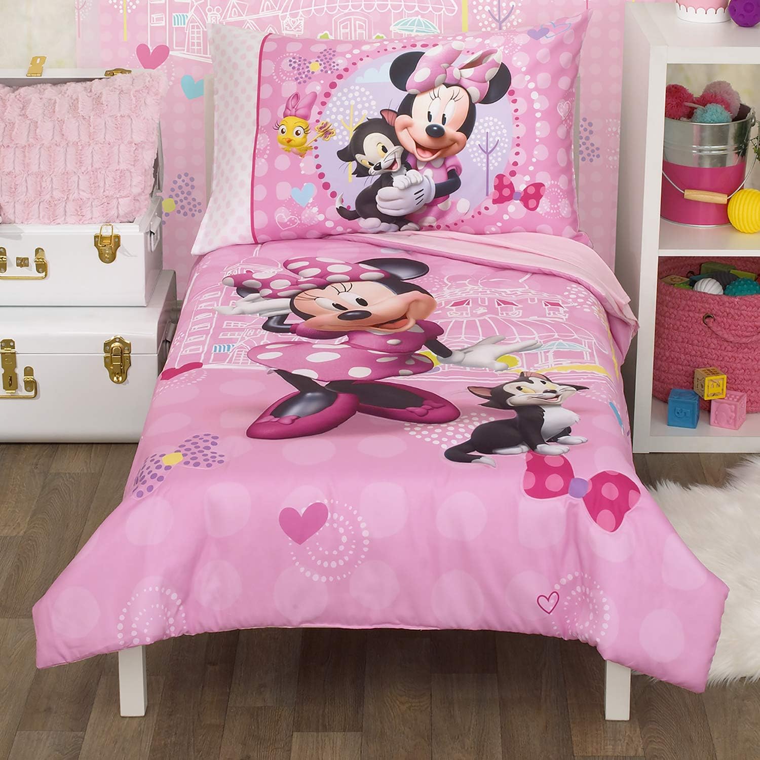 Disney Minnie Mouse Helping Friends 4 Piece Toddler Bedding Set front view
