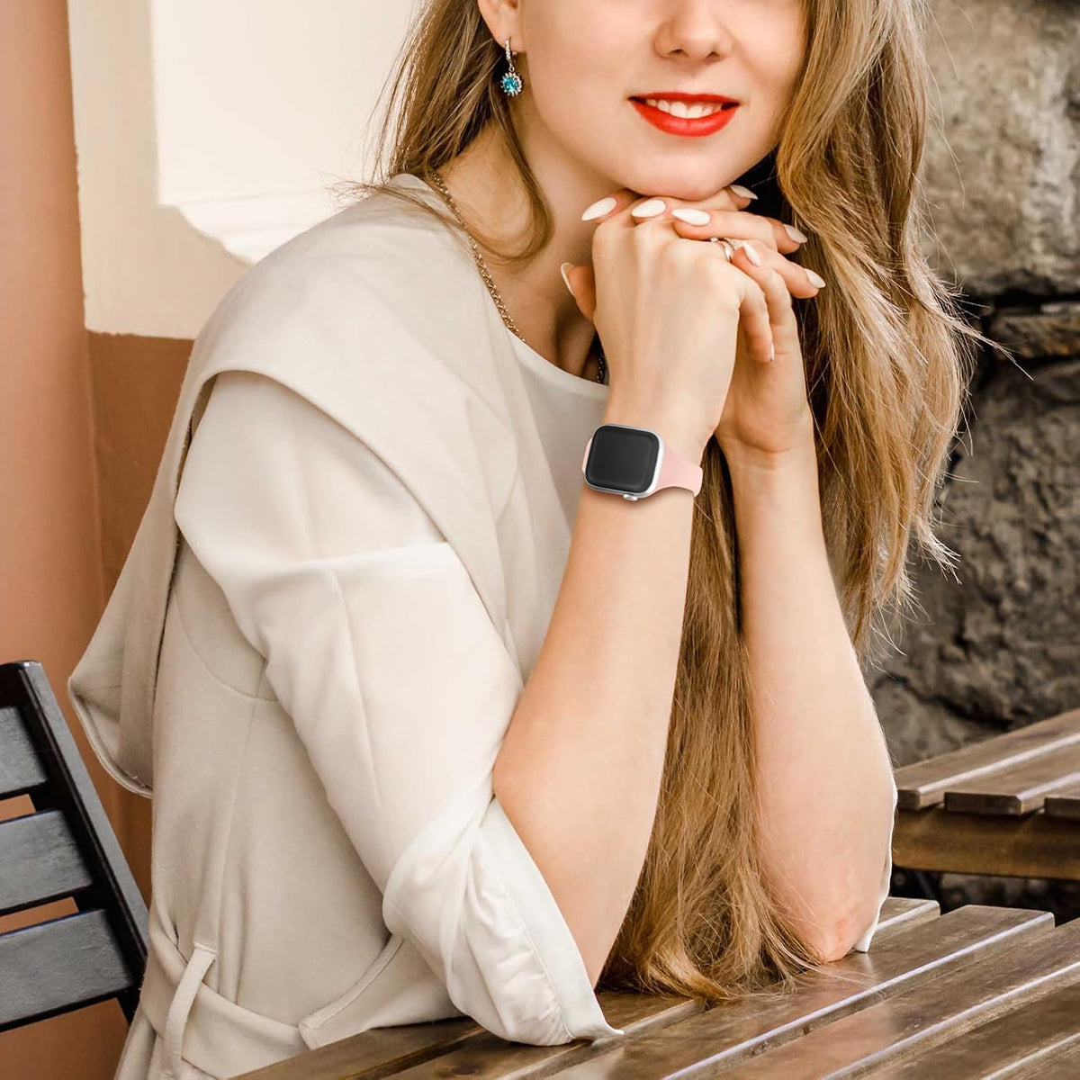 Eilesuny slim watch band installed on smartwatch case