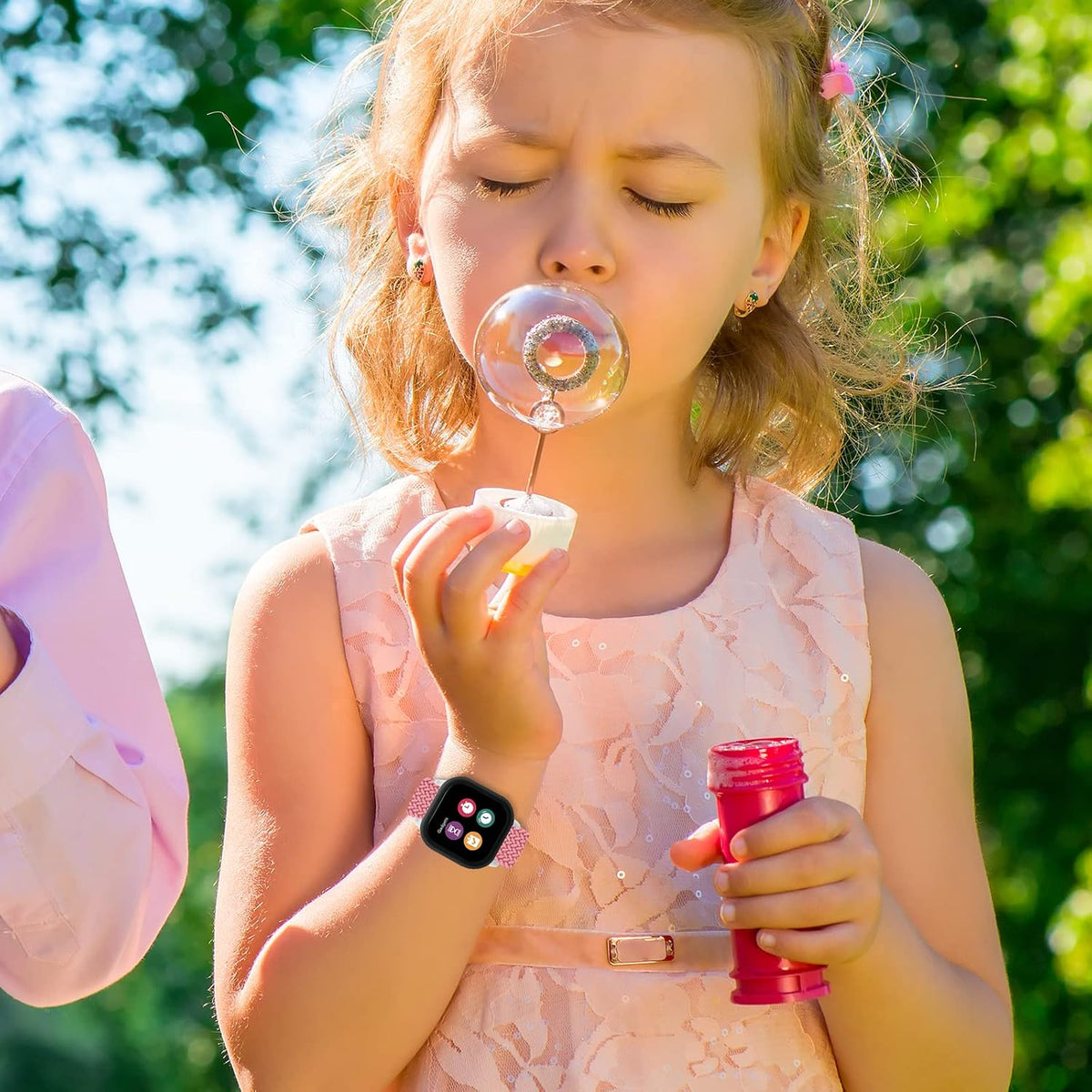 SimpleThings stretchy solo loop band displayed on child wrist