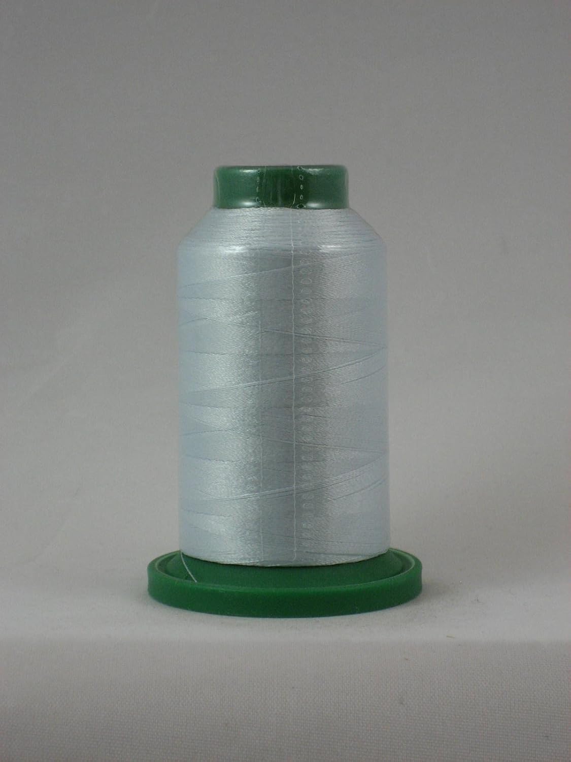 Isacord embroidery thread 1000m front view commercial machine thread