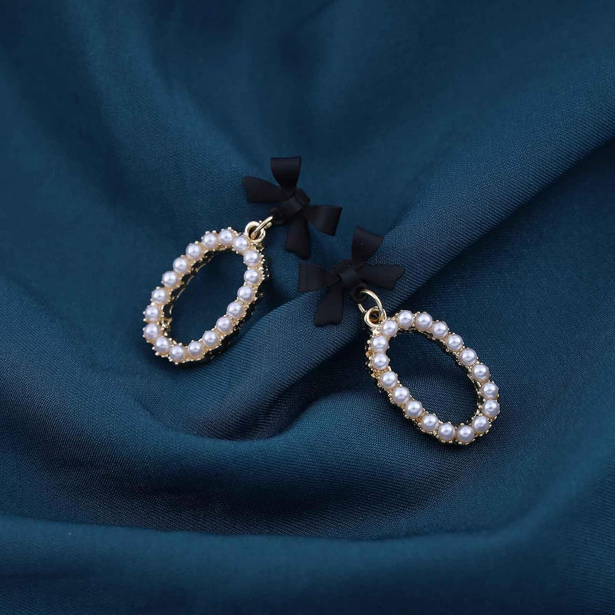 Zeshimb fashion jewelry for women and girls lifestyle display