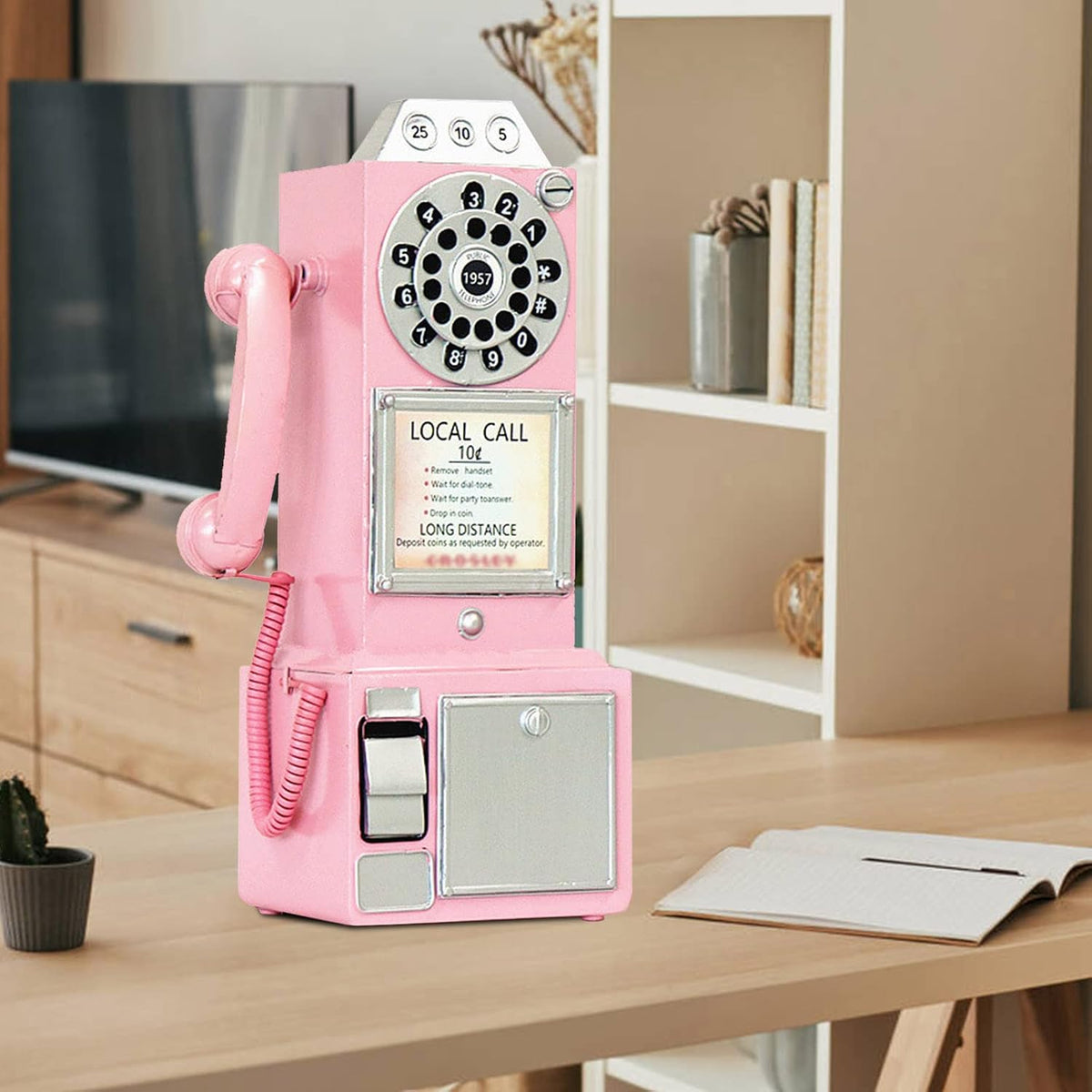 Guyifuny pink antique phone receiver detail shot