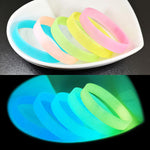 Lesnala stretchable wristbands for night jogging safety