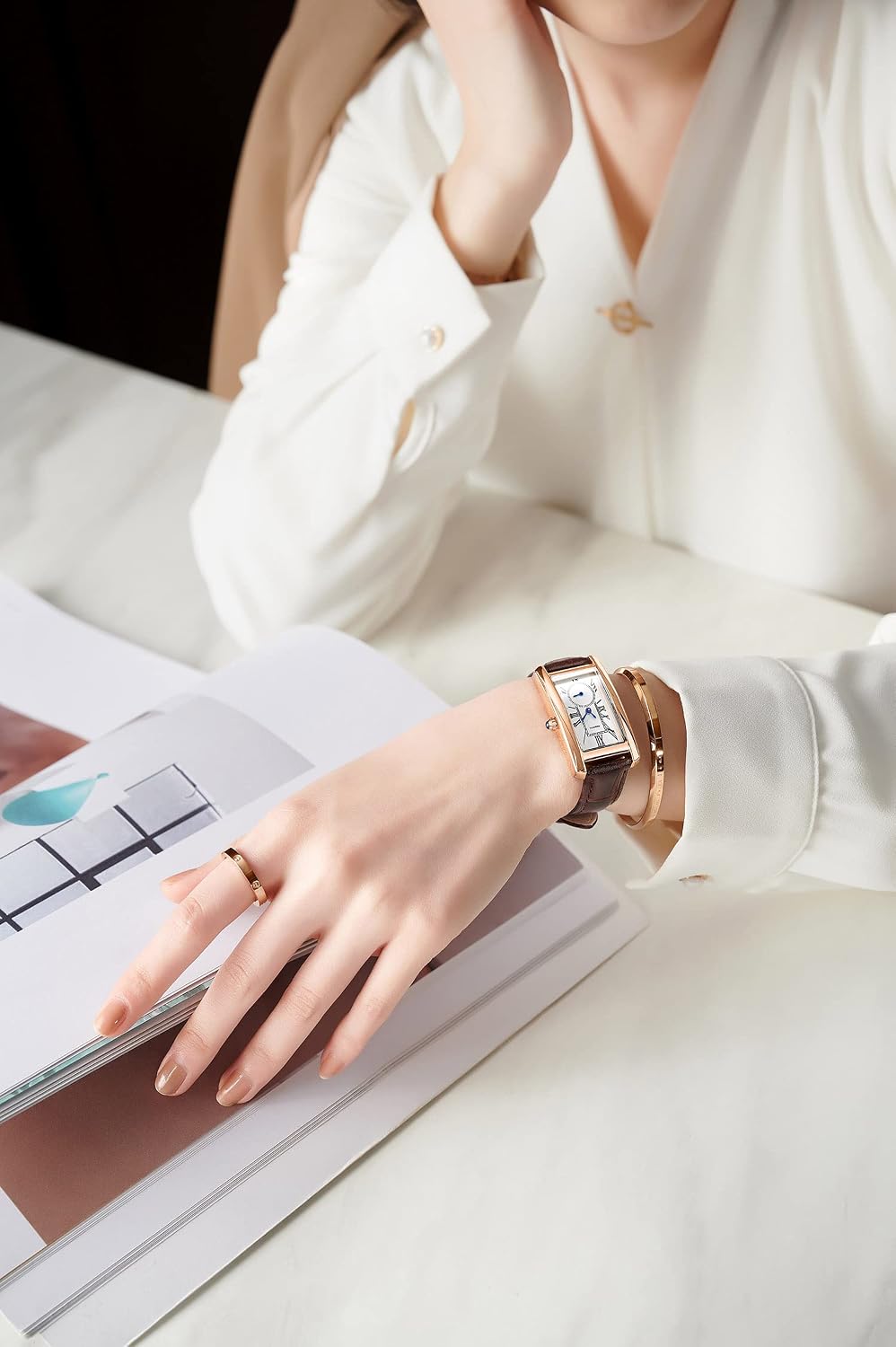 Carlien rectangle quartz watch side profile displaying case thickness
