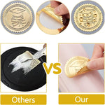 Demonstration of the serrated edge design on a round foil sticker seal.