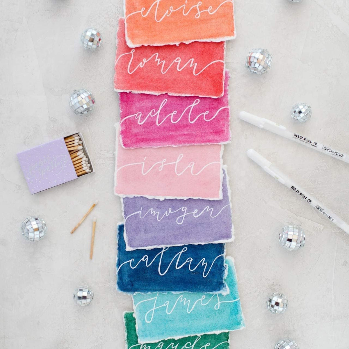 Sakura white gel pens set contents layout