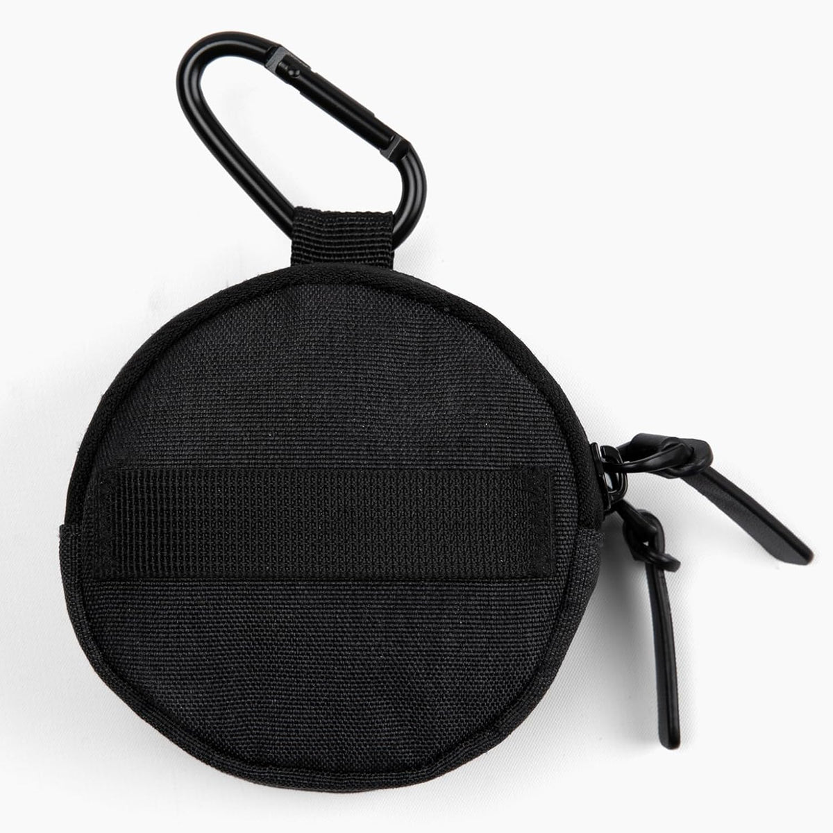 Cleverpup portable hands free training pouch clipped onto a person belt loop
