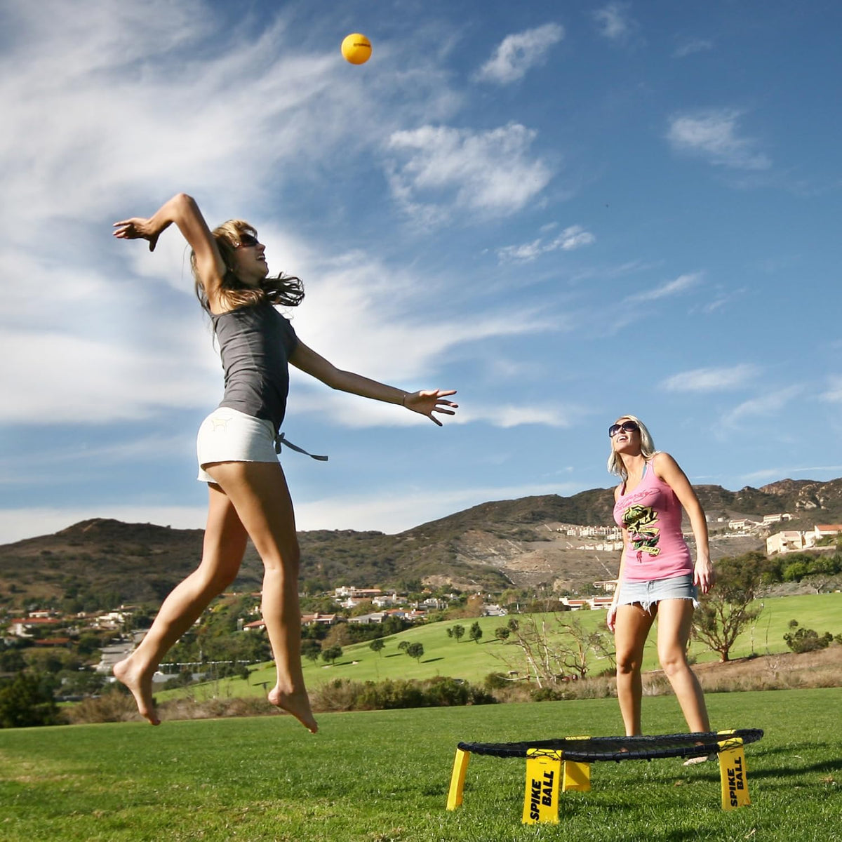 Spikeball 3 Ball Original Roundnet Game Set - Includes 3 Balls, net and Bag - Image 8
