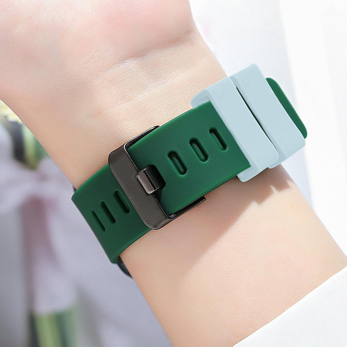 Honbay flexible silicone watch loop close up shot