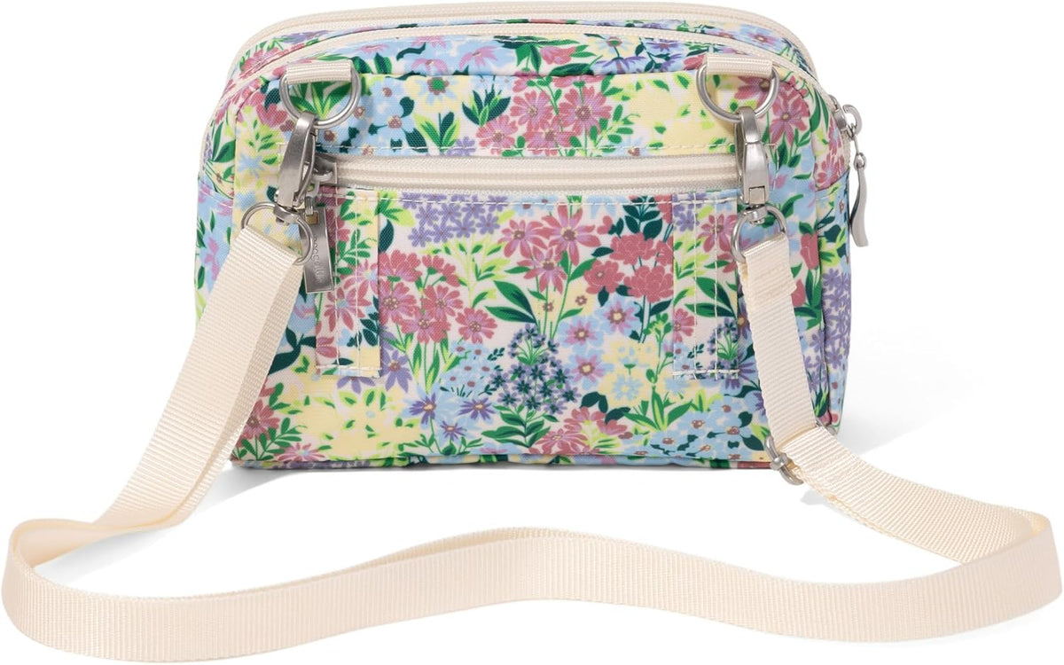 Baggallini travel purse zipper and hardware detail