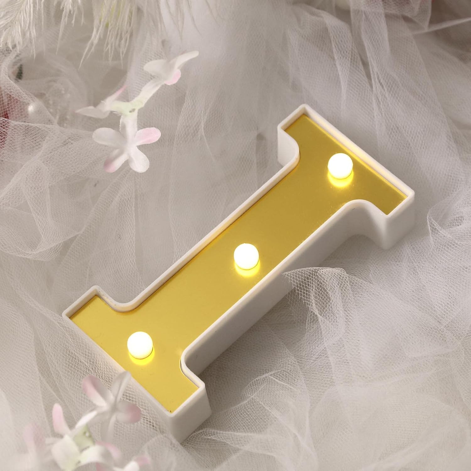 Tableclothsfactory 3D Gold Marquee Letter I front view with glowing warm white LED lights