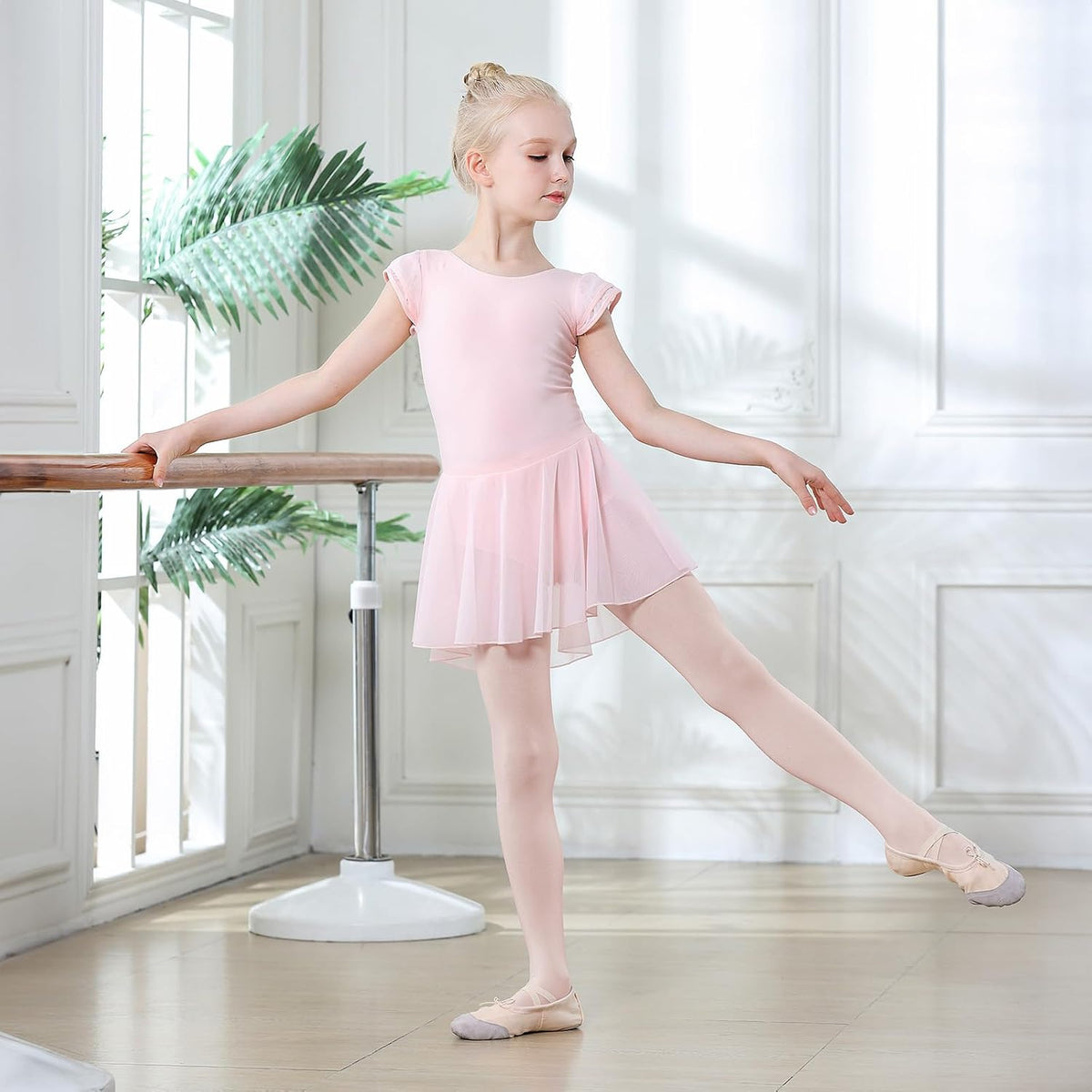 DIPUG toddler ballet tights close up of stretch fabric