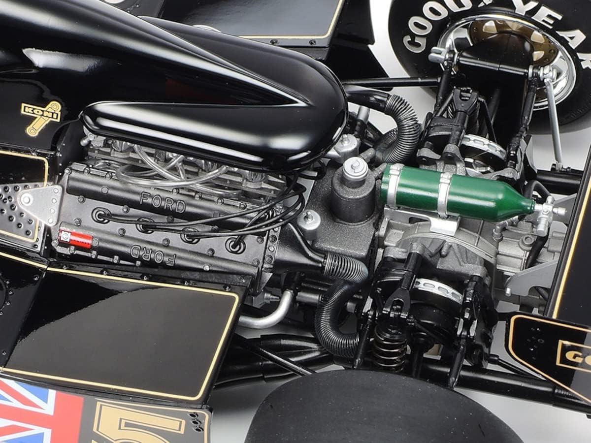 Tamiya 1/12 Lotus Type 78 detailed Cosworth DFV engine view