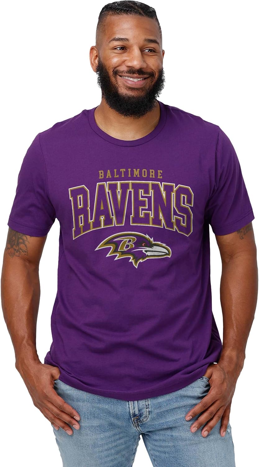 FOCO NFL men's graphic t-shirt sleeve detail
