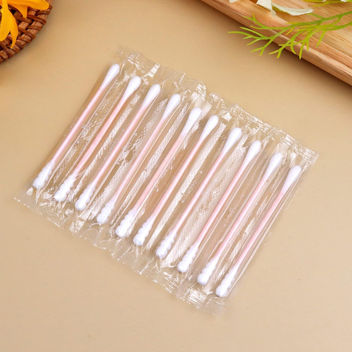 HQSLsund cotton swabs demonstrating spiral and round ends
