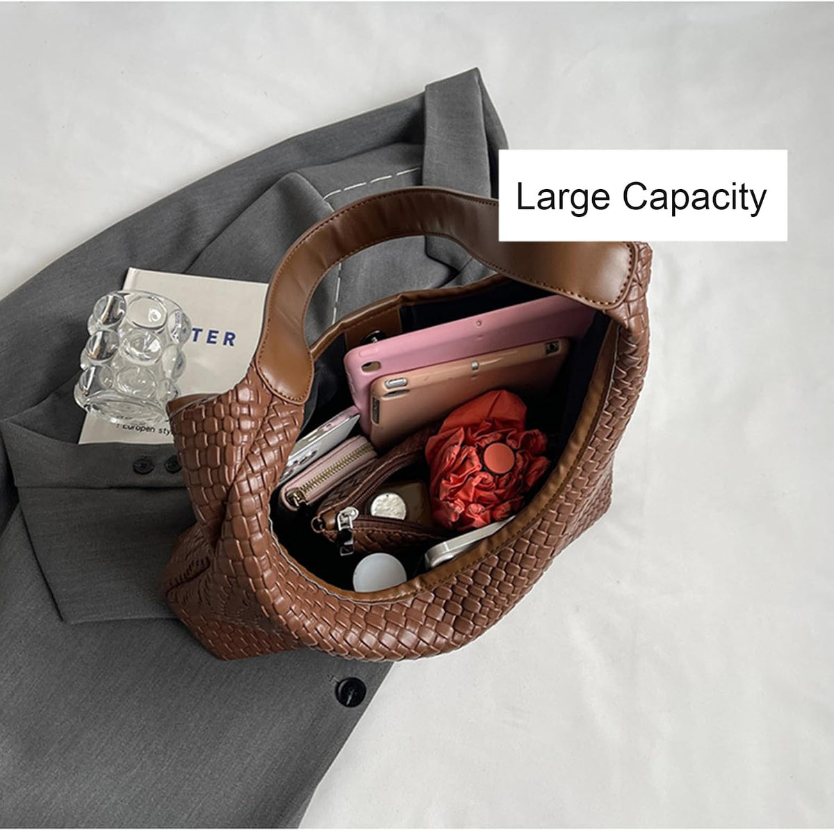 Amszke hobo shoulder bag showing woven texture