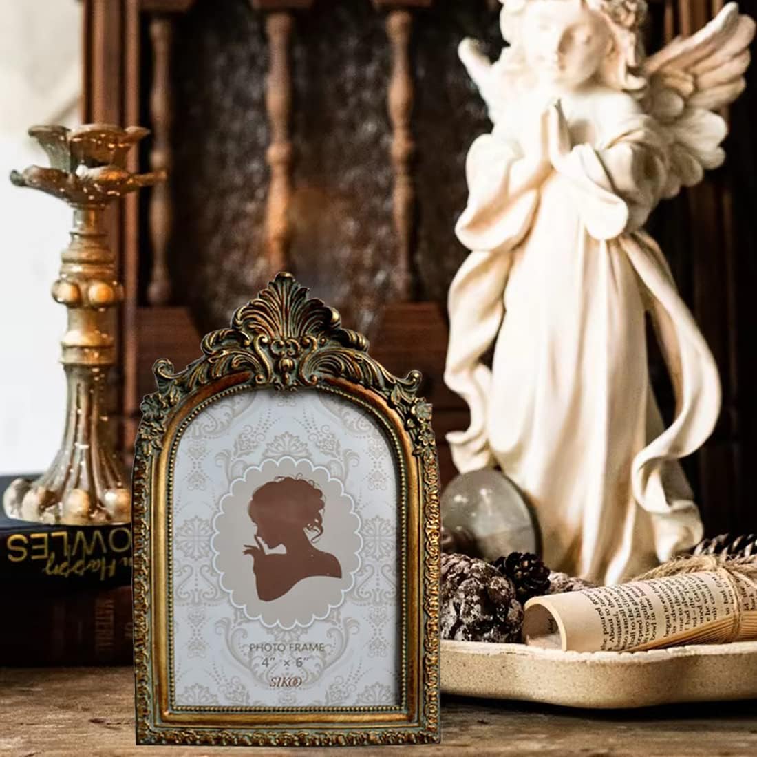 SIKOO vintage arched picture frame with photo inserted