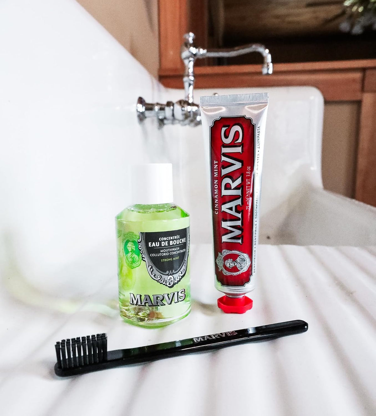 Marvis cinnamon and peppermint flavored luxury toothpaste packaging box